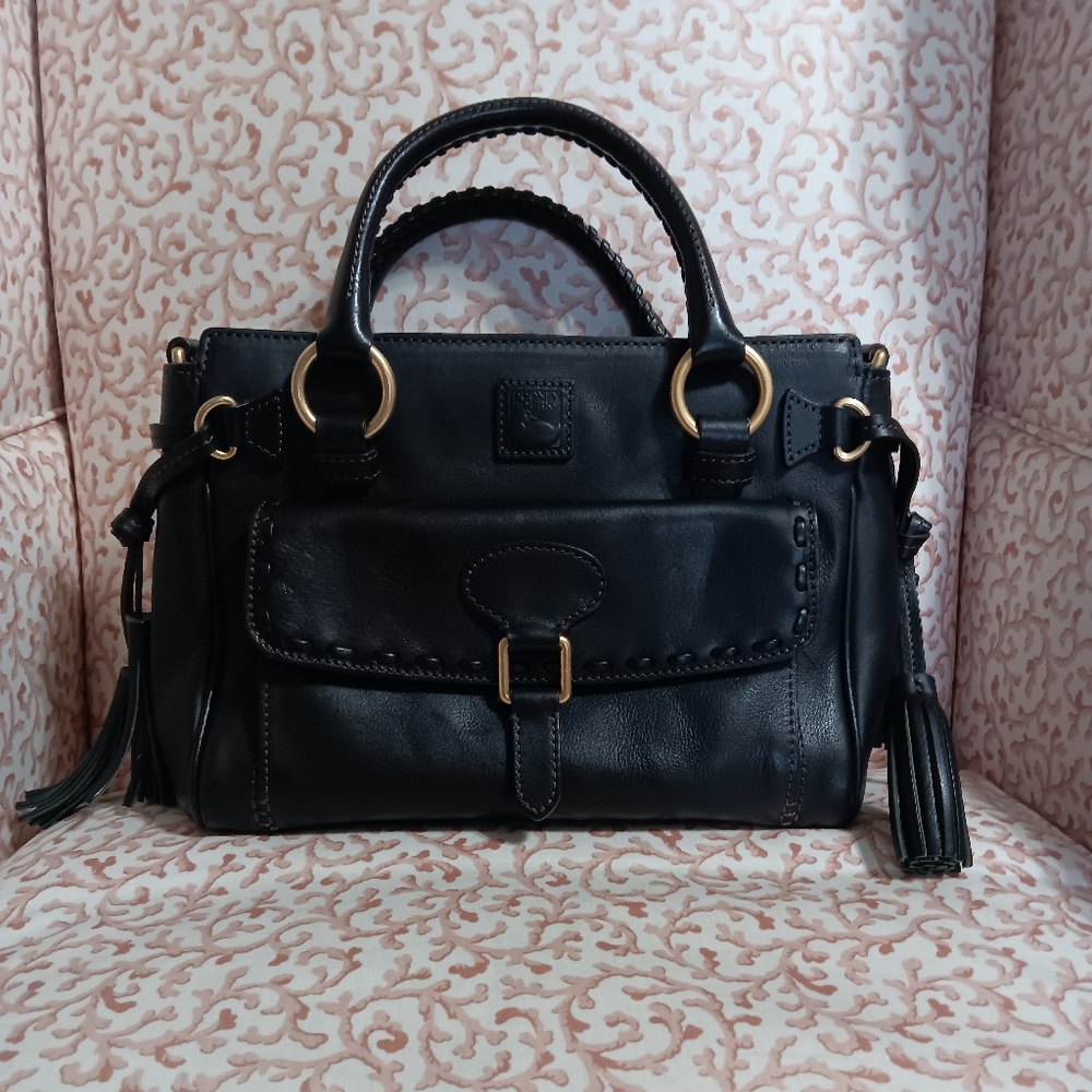 Dooney and Bourke  Florentine Satchel in BLACK